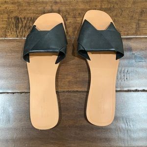 ASOS DESIGN favoured leather flat sandals
